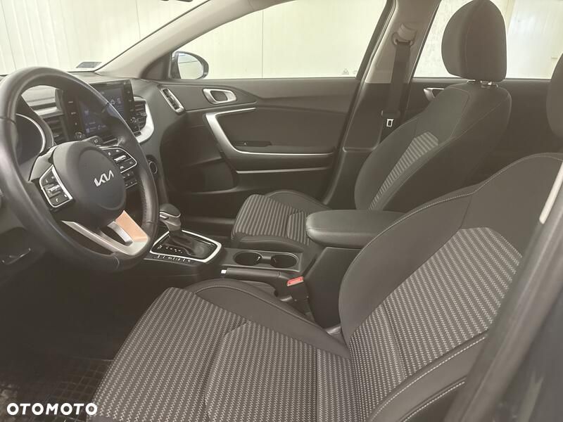 Kia Ceed 1.5 T-GDI M DCT - 11