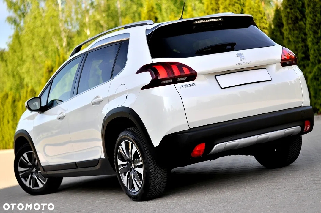 Peugeot 2008 1.2 Pure Tech GPF Allure S&S - 11
