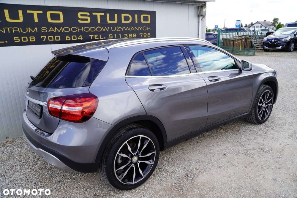 Mercedes-Benz GLA 200 7G-DCT Urban - 3
