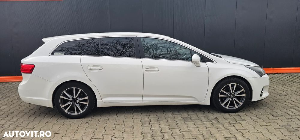 Toyota Avensis 2.0 D-4D Executive - 10