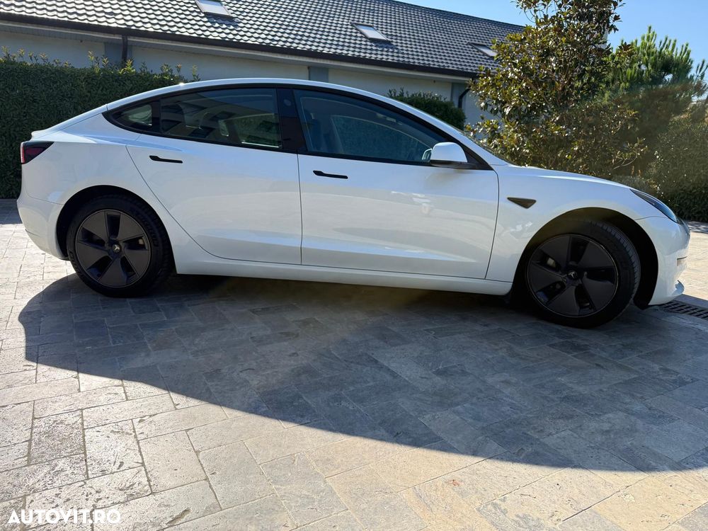 Tesla Model 3 - 7