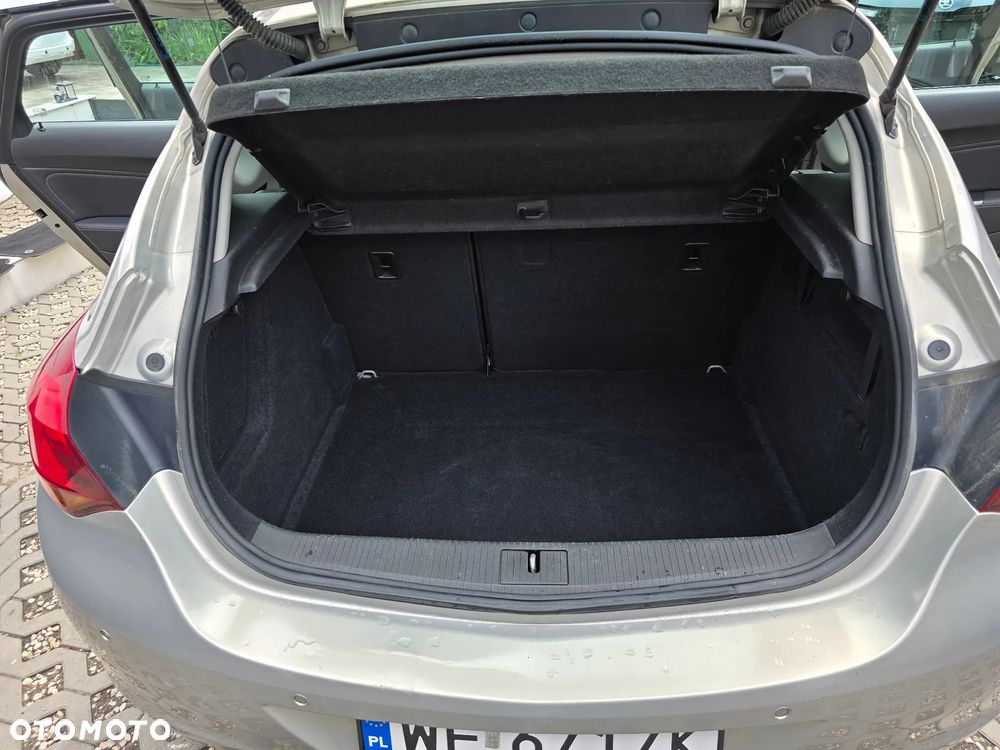 Opel Astra 1.6 Cosmo - 11