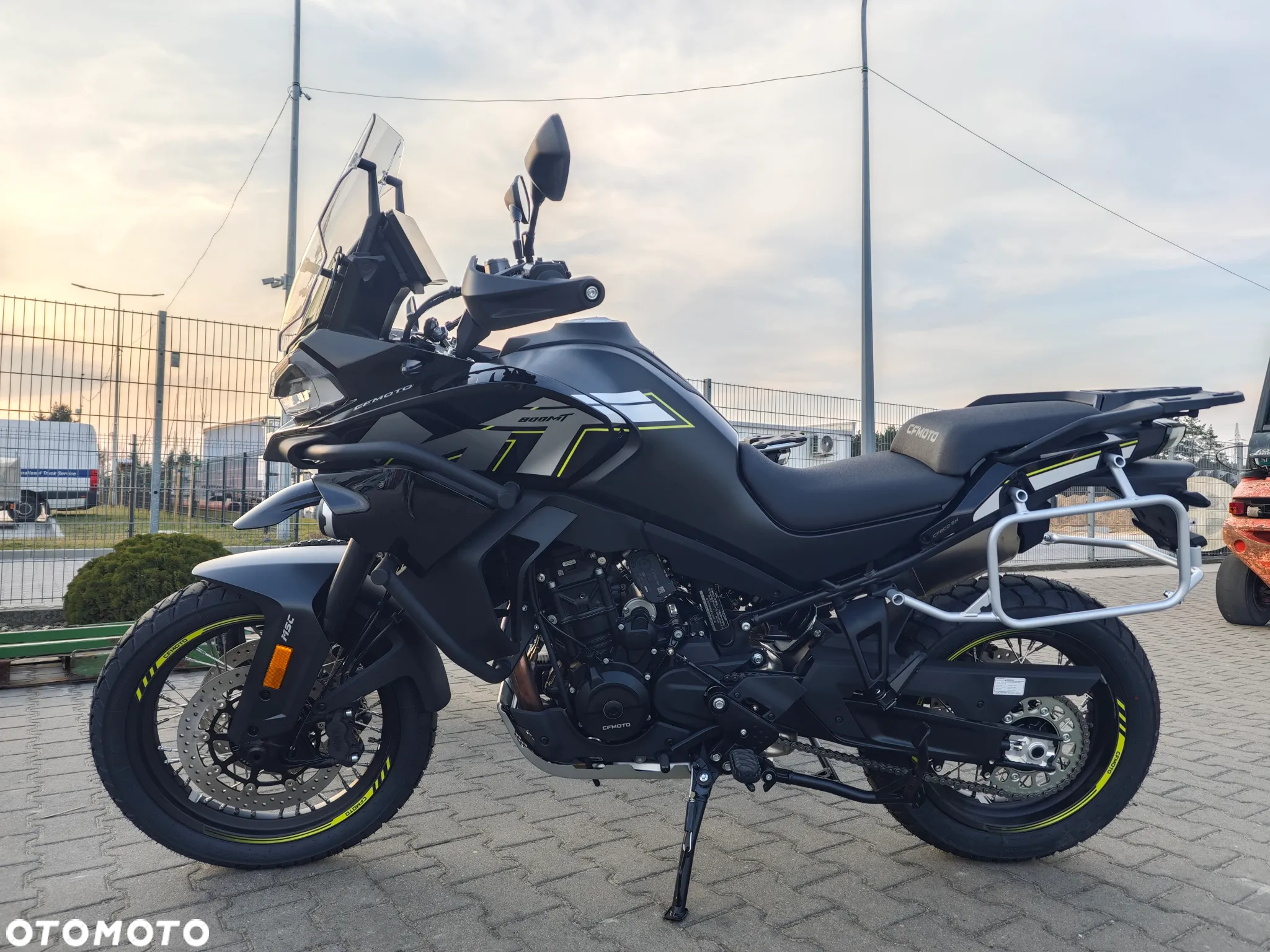 CFMoto MT - 8