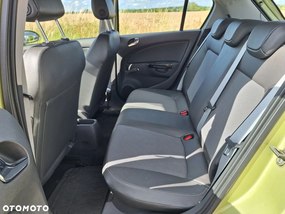Opel Corsa 1.4 16V Cosmo - 14