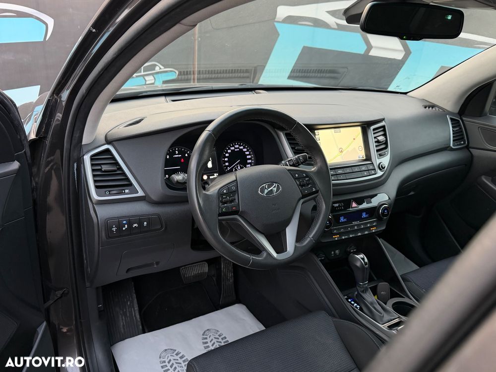 Hyundai Tucson 2.0 CRDI 4WD 6AT Style - 12