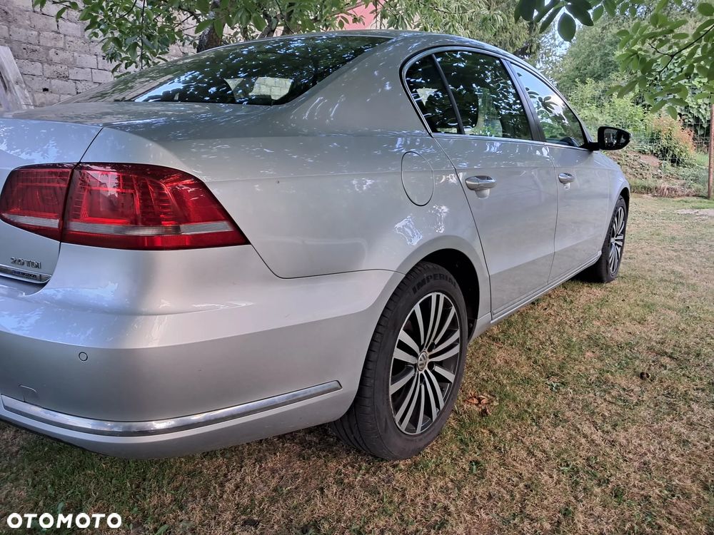Volkswagen Passat 2.0 TDI Edition 40 - 12