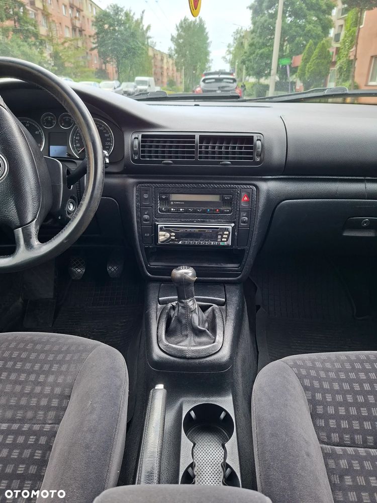 Volkswagen Passat 1.9 TDI Basis - 9
