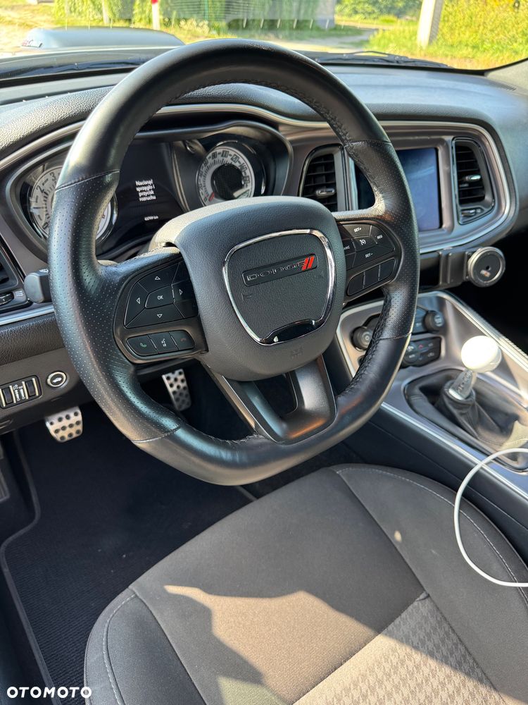 Dodge Challenger - 9