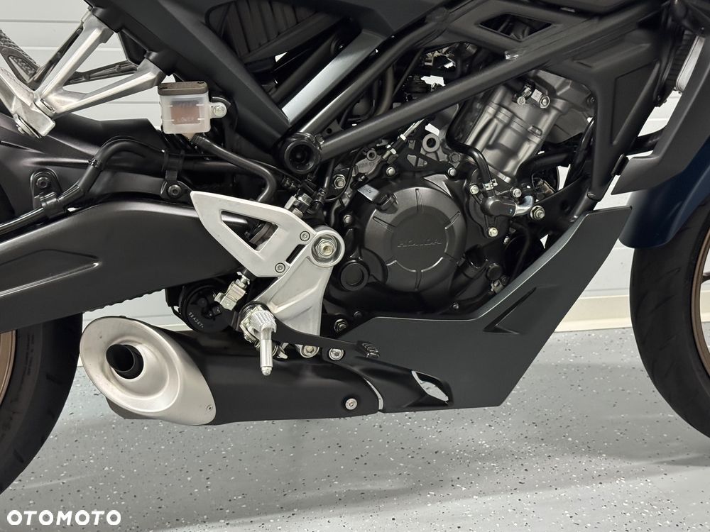 Honda CB - 8