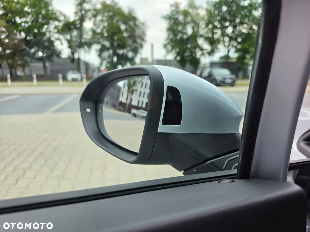 Volkswagen Golf 1.5 eTSI EVO Active DSG - 22