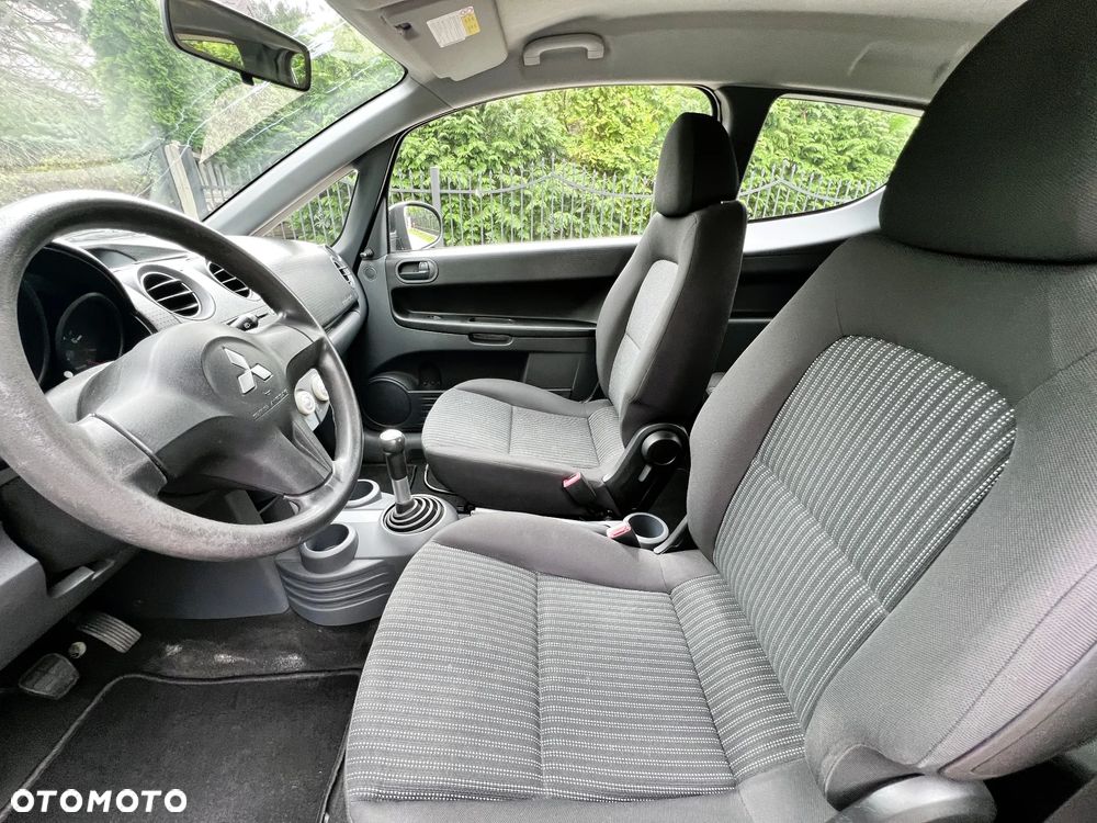 Mitsubishi Colt - 9