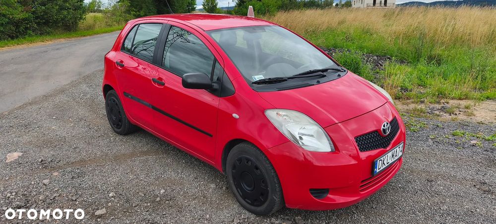 Toyota Yaris 1.3 Terra Gold - 2