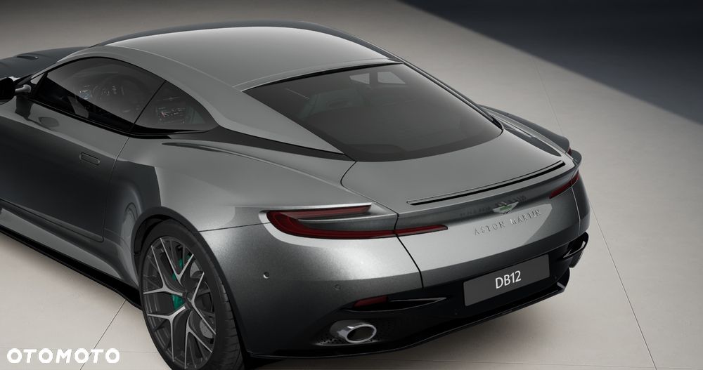 Aston Martin DB12 - 9