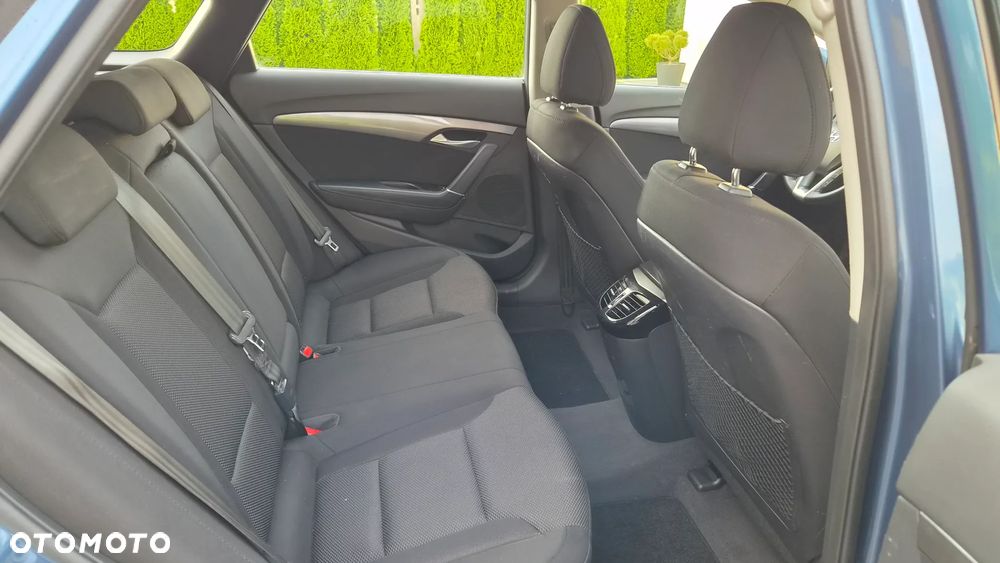 Hyundai i40 Kombi blue 1.6 Family+ - 17