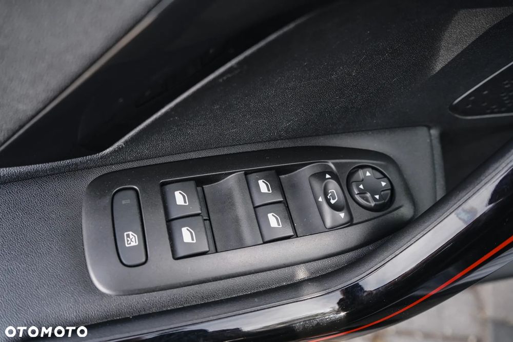 Peugeot 2008 PureTech 130 Stop&Start EAT6 Allure - 23
