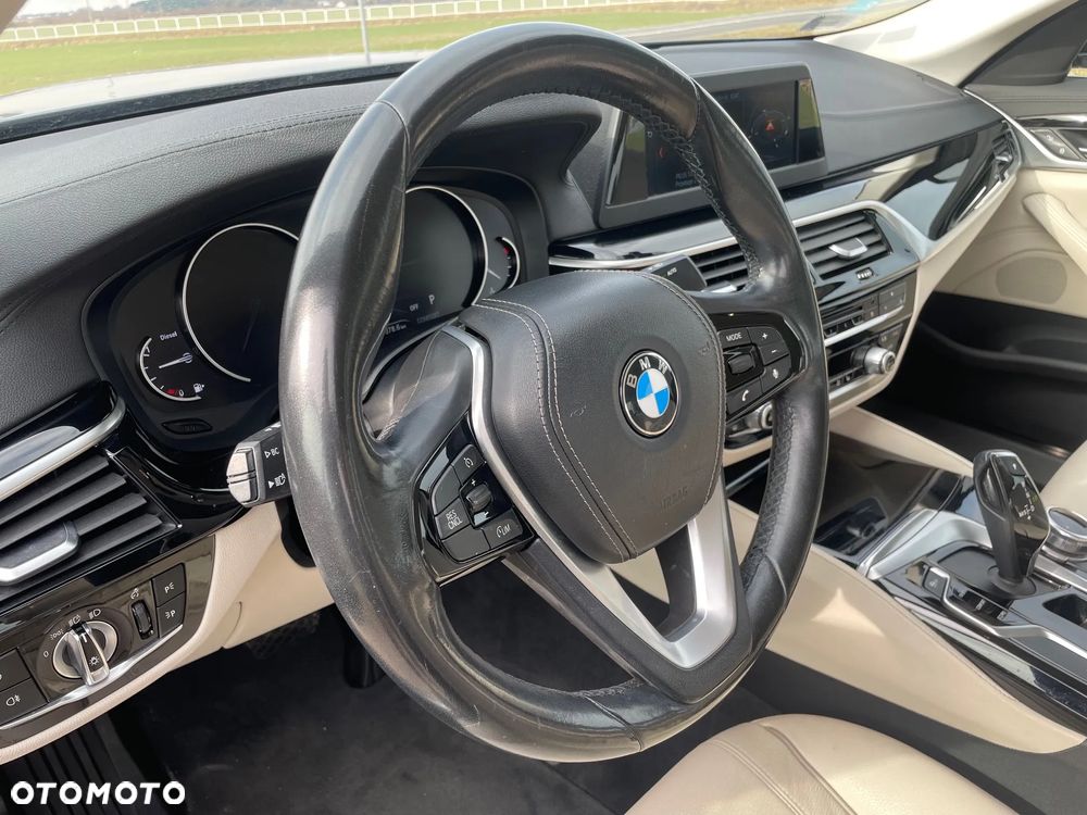 BMW Seria 5 520d Luxury Line - 17
