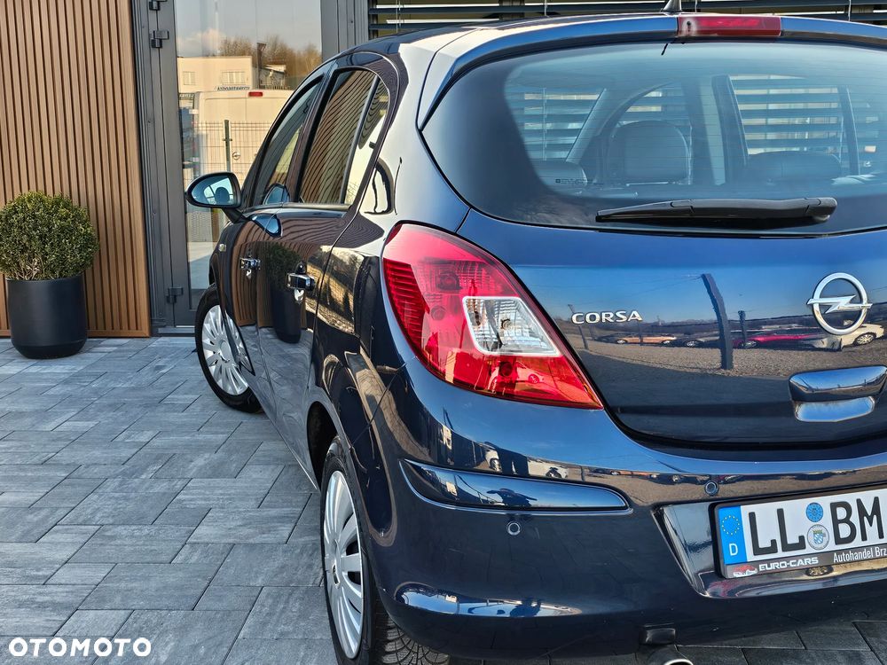 Opel Corsa 1.4 16V Cosmo - 33
