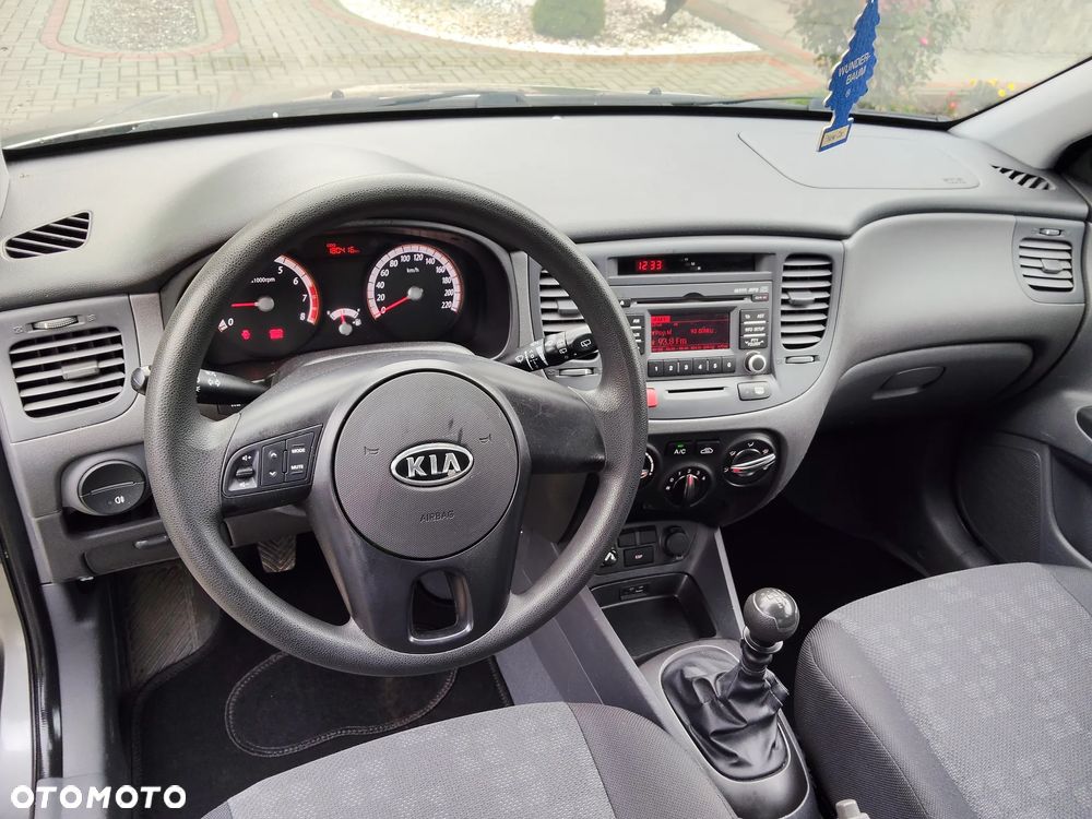 Kia Rio 1.4 EX Top - 23