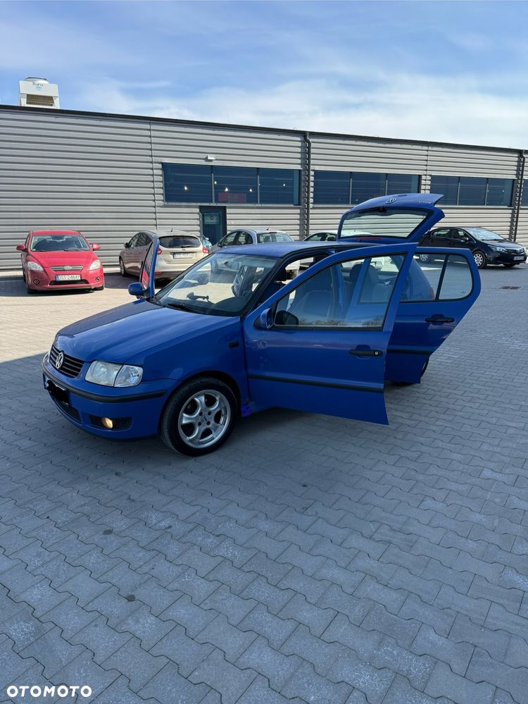 Volkswagen Polo 1.4 16V Trendline - 17
