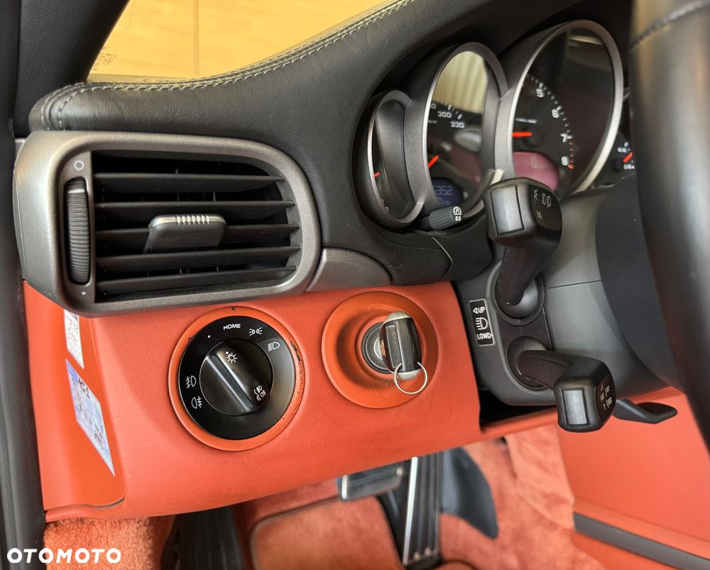 Porsche 911 Carrera Tiptronic S - 12