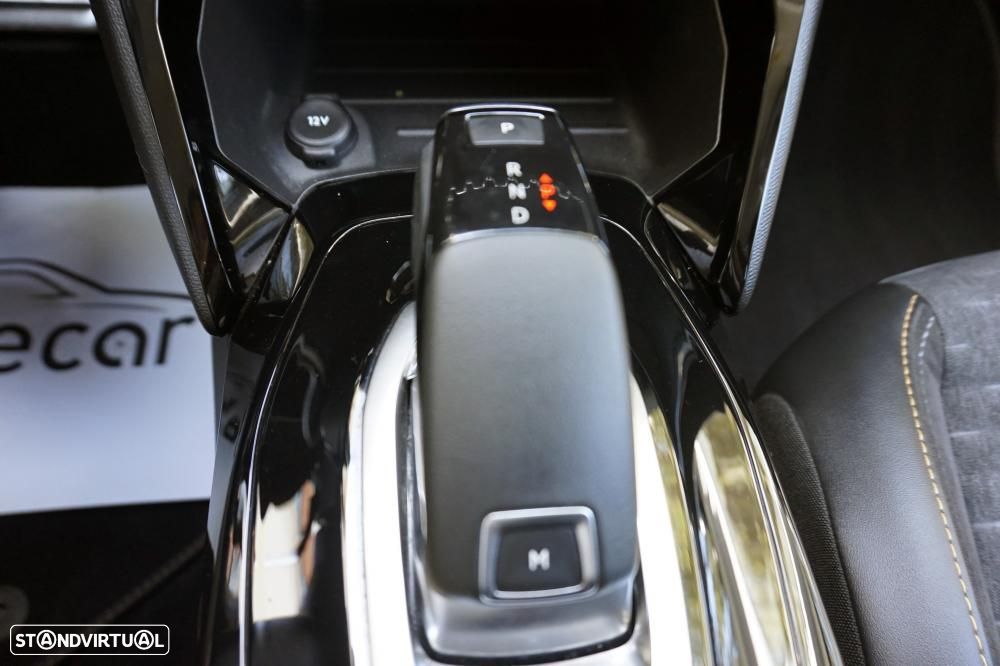 Peugeot 208 PureTech 100 EAT8 Allure - 26