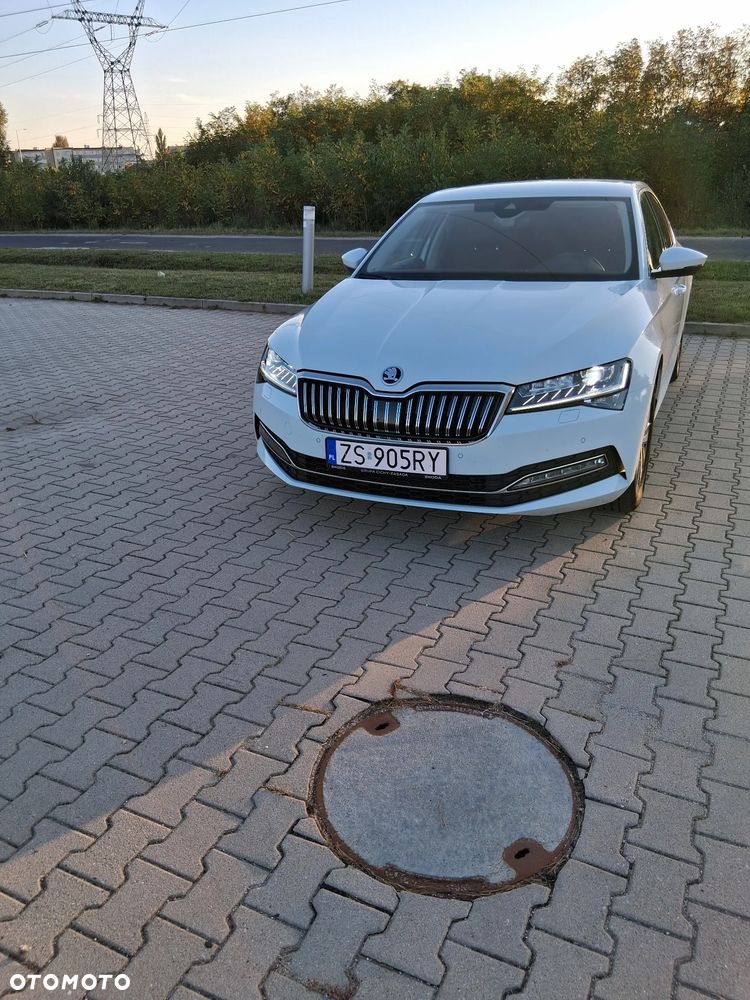 Skoda Superb 2.0 TDI SCR Style DSG - 2