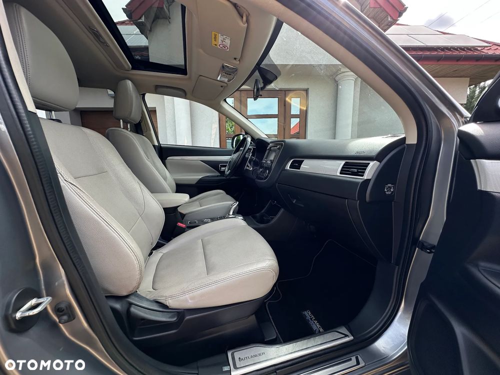 Mitsubishi Outlander - 27