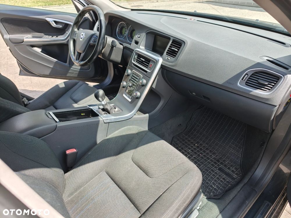 Volvo S60 D2 - 11