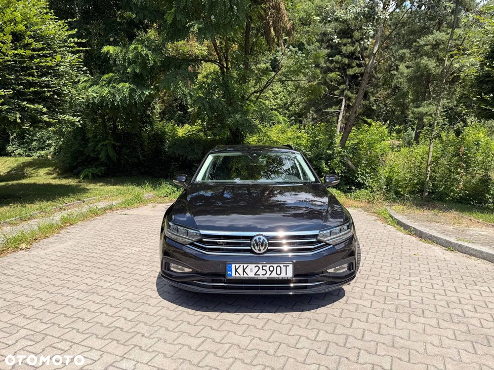 Volkswagen Passat - 2