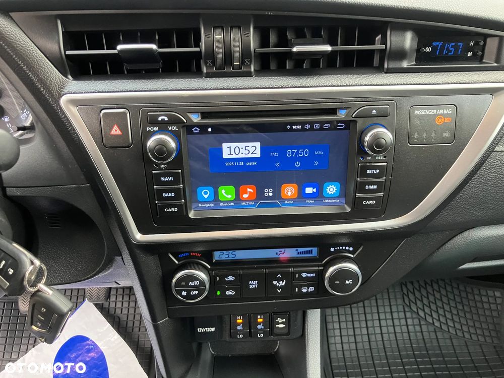 Toyota Auris 2.0 D-4D Executive - 24