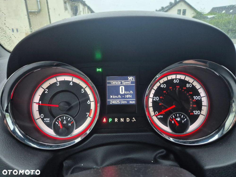 Dodge Grand Caravan - 12
