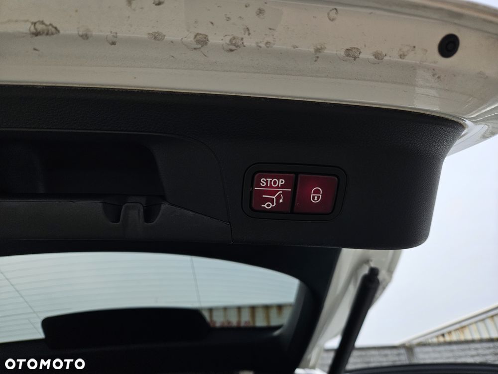 Mercedes-Benz GLC 300 d 4Matic 9G-TRONIC Exclusive - 24