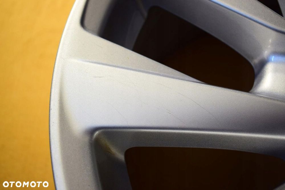 TOYOTA 17 Camry Nowy Model Oryginał Ładna - 2