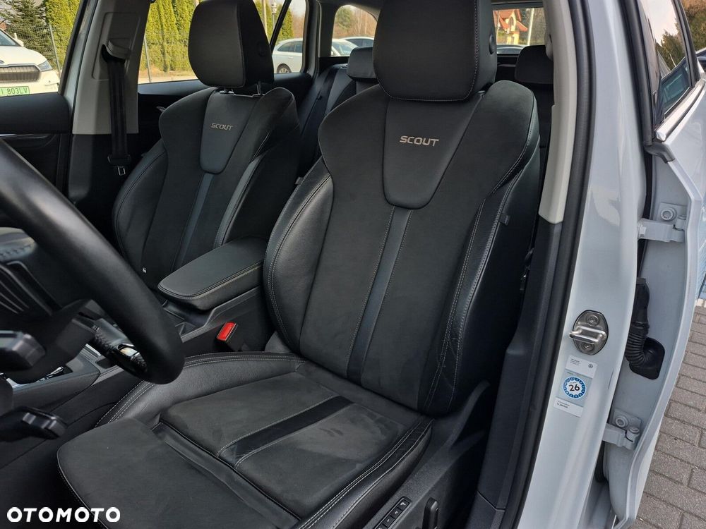 Skoda Octavia 2.0 TDI 4x4 Scout DSG - 10