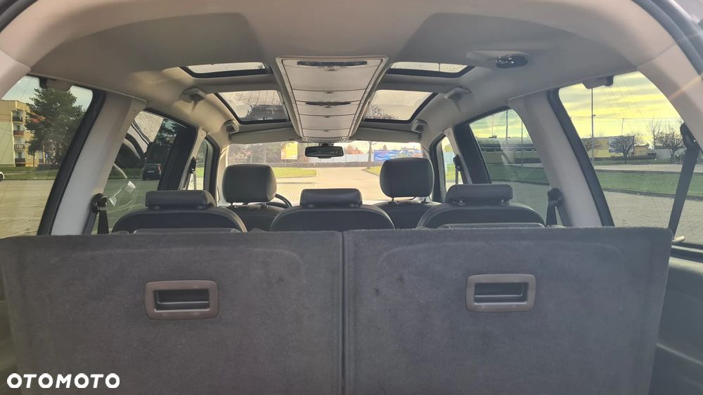 Ford Galaxy 2.0 TDCi Platinium X (Titanium) - 17