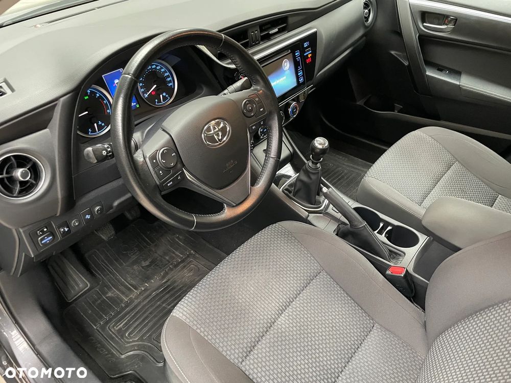 Toyota Corolla 1.6 Classic Plus - 9