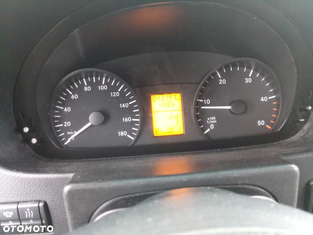 Mercedes-Benz Sprinter - 26