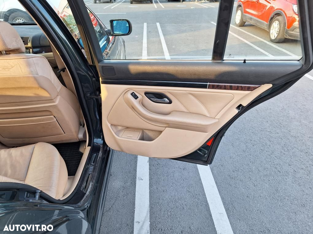 BMW Seria 5 525iA touring - 21