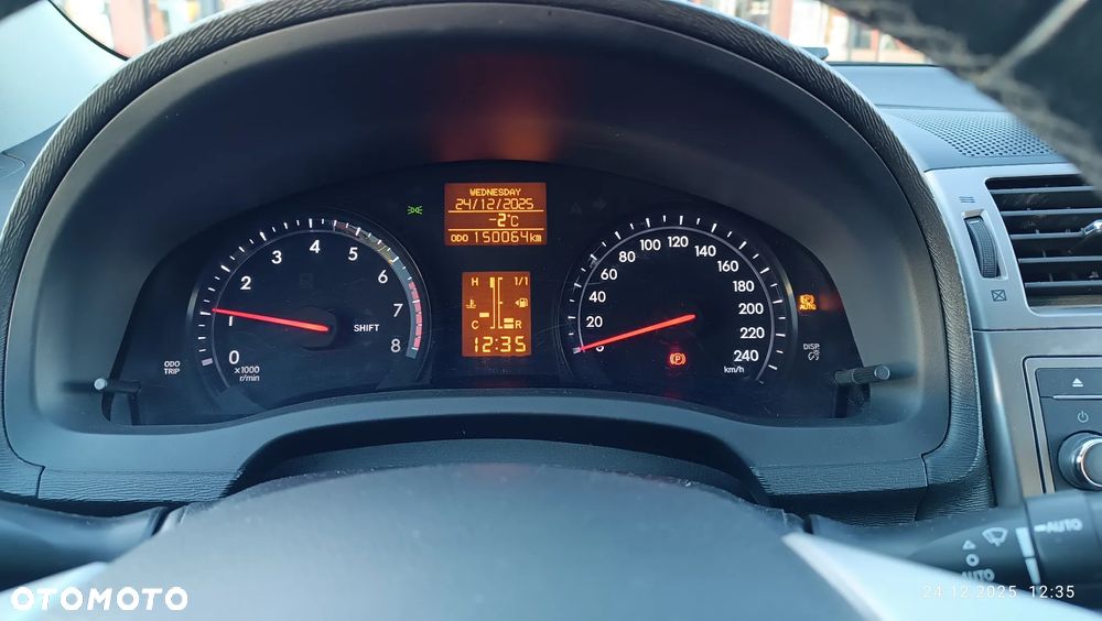 Toyota Avensis 1.8 Premium - 20