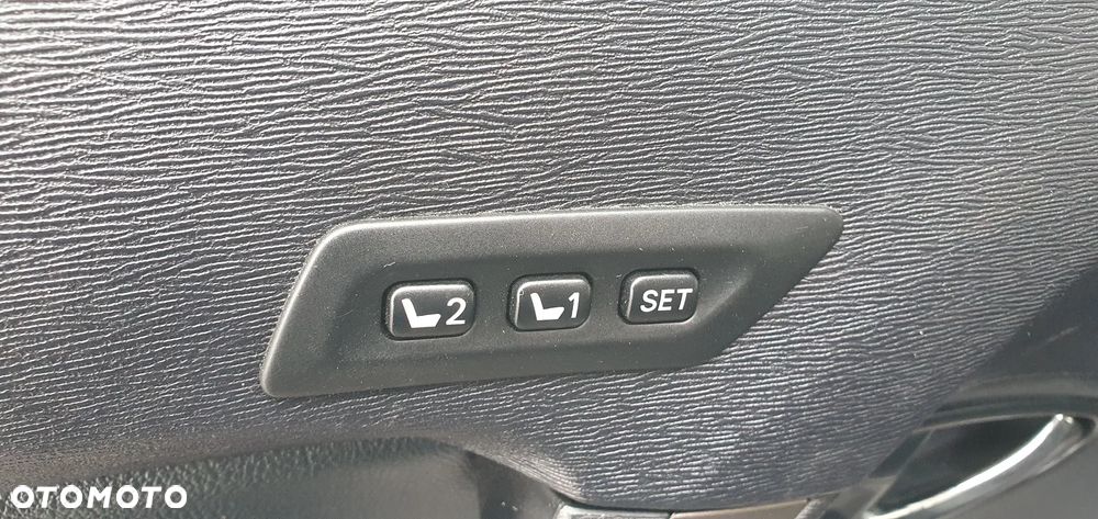 Toyota Avensis - 15