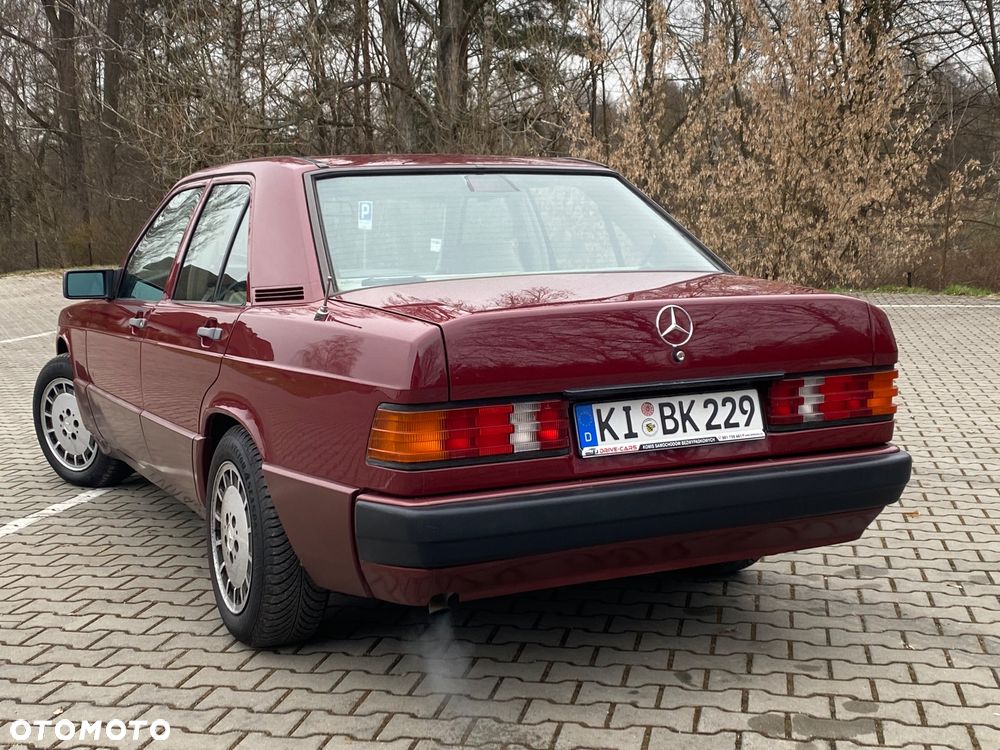 Mercedes-Benz W201 (190) - 25