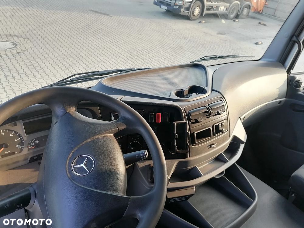 Mercedes-Benz - 3