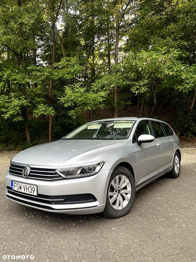 Volkswagen Passat - 1