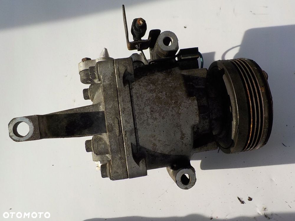 SUZUKI SWIFT V 2010-2017 SPRĘŻARKA KLIMATYZACJI 95200-68LA2 AKS200A205 - 2