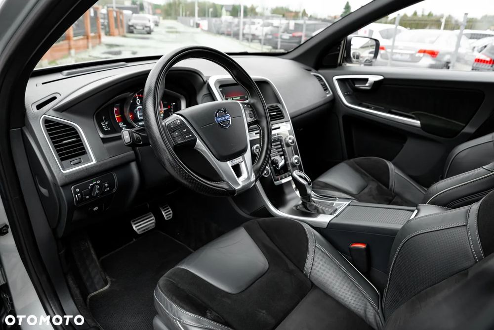 Volvo XC 60 T5 AWD R-Design Momentum EU6 - 18