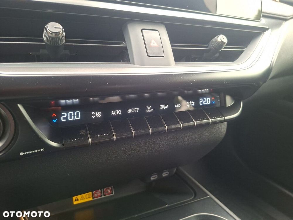 Lexus UX 250h GPF Business 2WD - 24