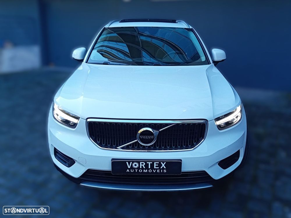 Volvo XC 40 1.5 T3 Momentum Tech Edition - 3