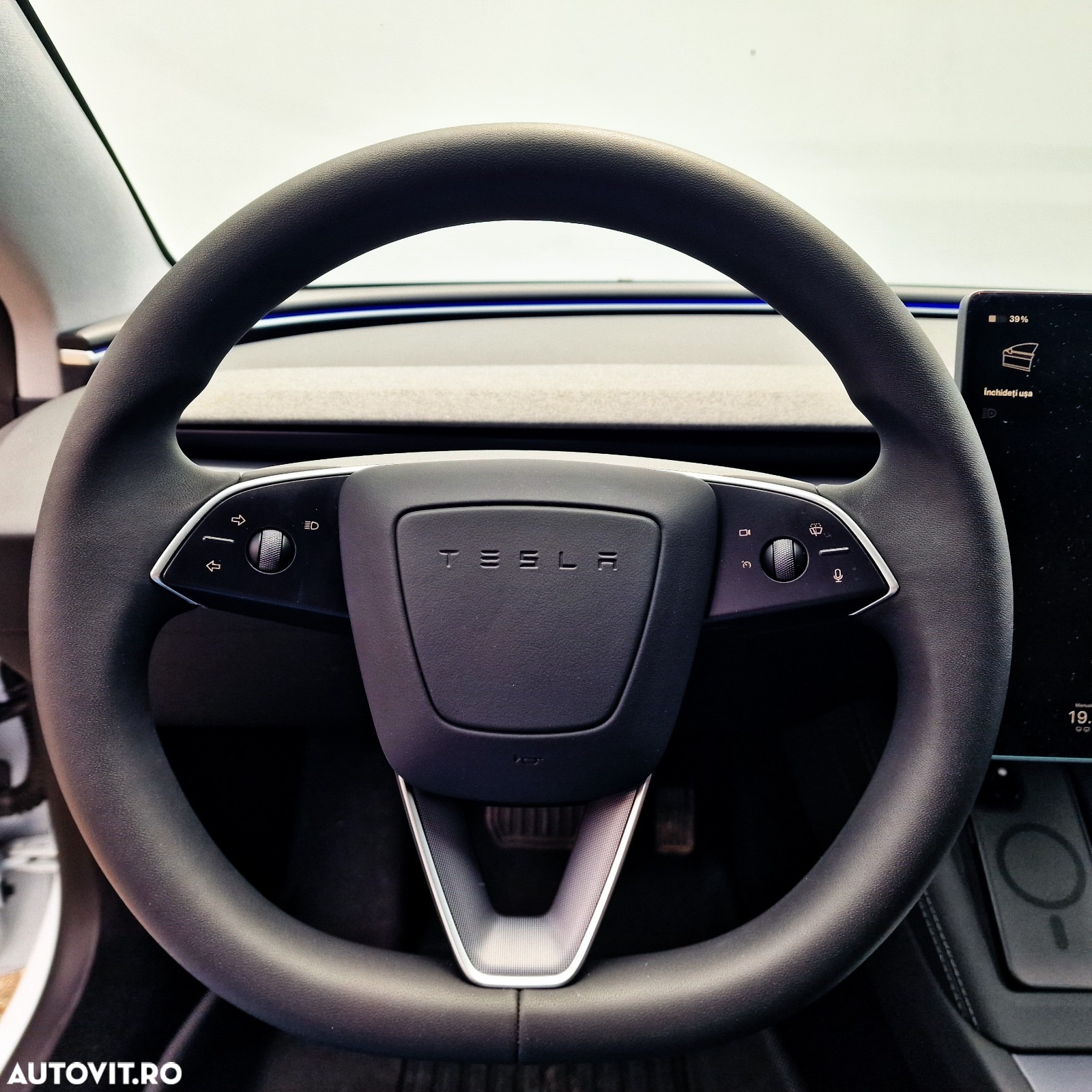 Tesla Model 3 Long Range - 12