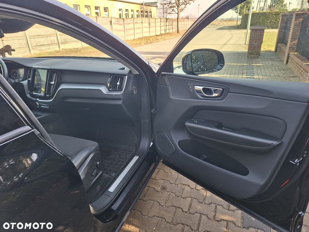 Volvo XC 60 D3 Momentum Pro - 10