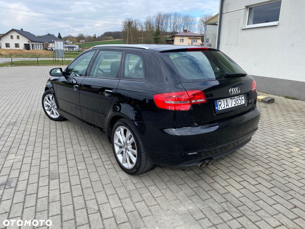Audi A3 Sportback 2.0 TDI DPF Quattro Ambition - 4